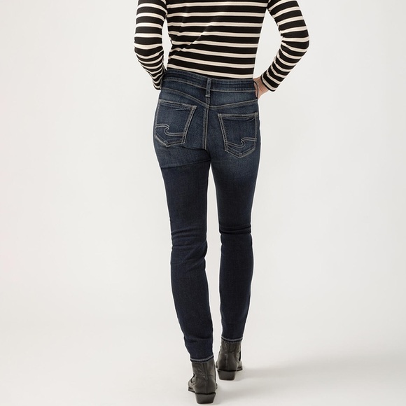 Ladies Silver Jeans Co, Midrise Suki Skinny Jeans. Size 30 - Picture 3 of 12
